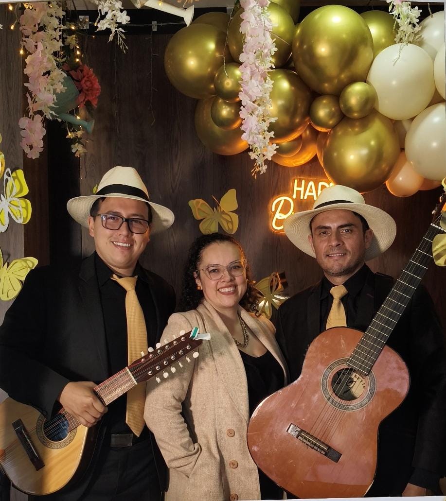 Concierto de Knela con Son Cubano, Parrandero Navideño y Bolero junto al Taita Nicanor